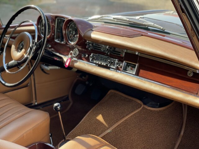 MERCEDES-BENZ 220