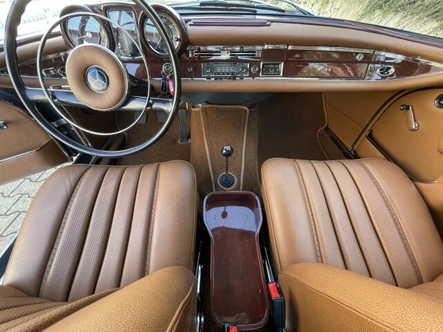 MERCEDES-BENZ 220