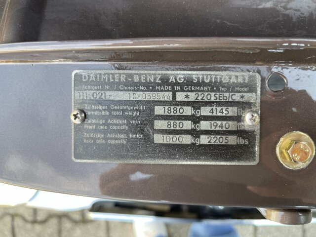 MERCEDES-BENZ 220