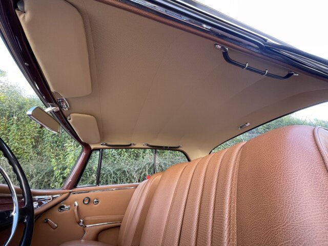 MERCEDES-BENZ 220
