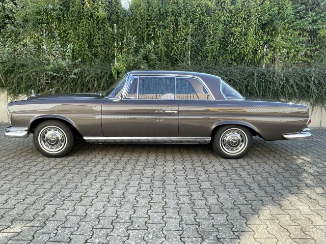MERCEDES-BENZ 220