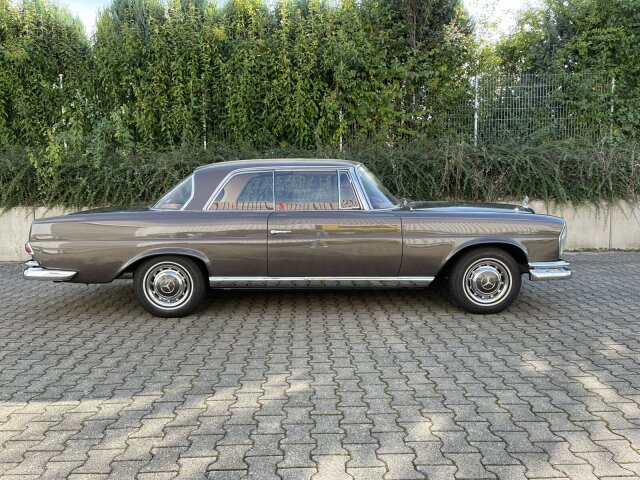 MERCEDES-BENZ 220