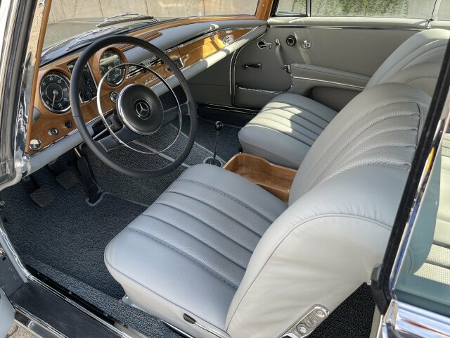 MERCEDES-BENZ 220