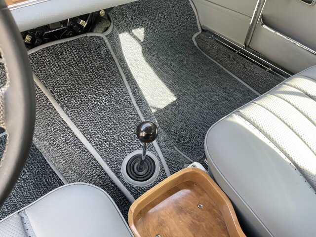 MERCEDES-BENZ 220
