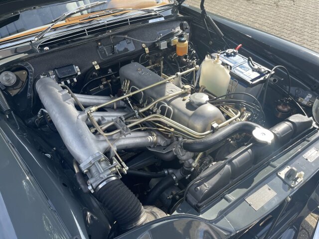 MERCEDES-BENZ 220