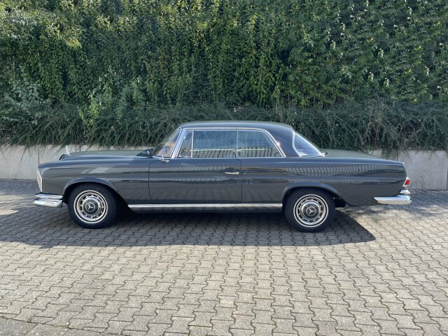 MERCEDES-BENZ 220