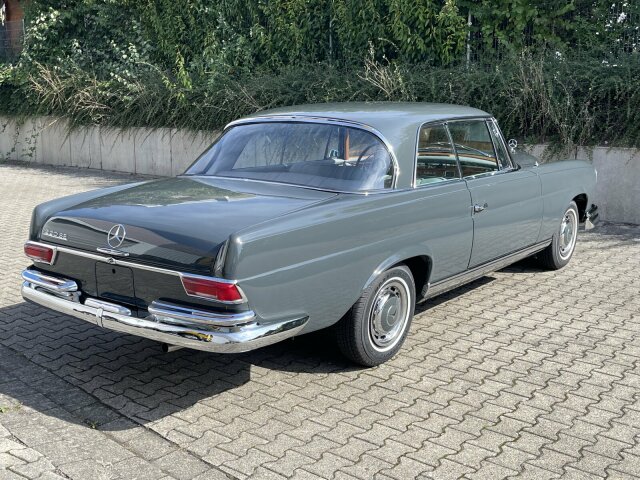 MERCEDES-BENZ 220