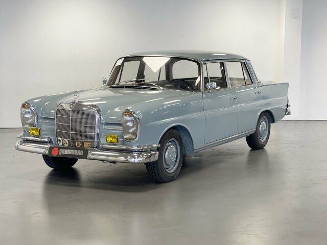Mercedes-Benz220