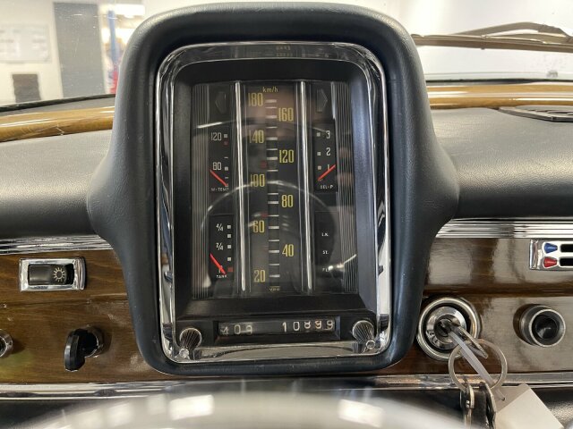 MERCEDES-BENZ 220