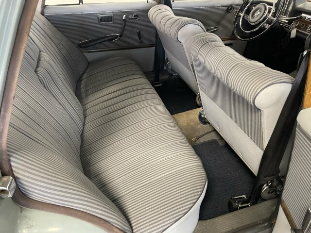 MERCEDES-BENZ 220