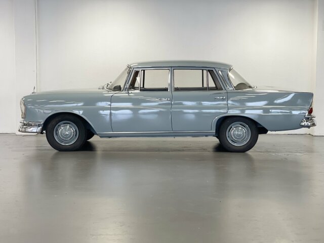 MERCEDES-BENZ 220