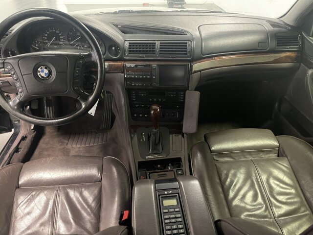 BMW 750