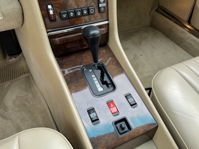 MERCEDES-BENZ 560