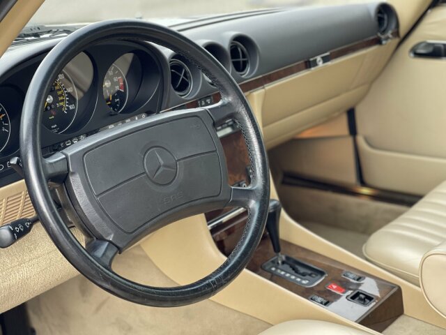 MERCEDES-BENZ 560