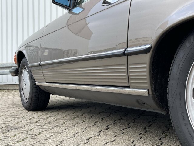 MERCEDES-BENZ 560