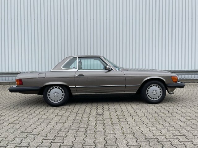MERCEDES-BENZ 560