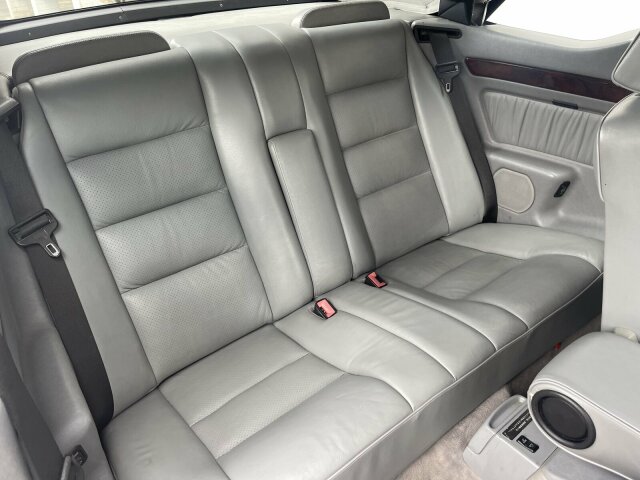 MERCEDES-BENZ E 320