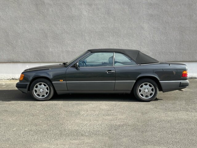 MERCEDES-BENZ E 320