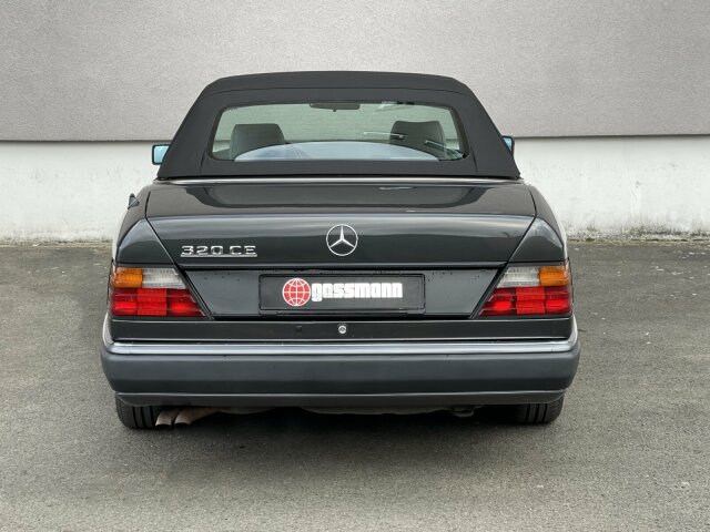 MERCEDES-BENZ E 320