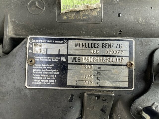 MERCEDES-BENZ E 200