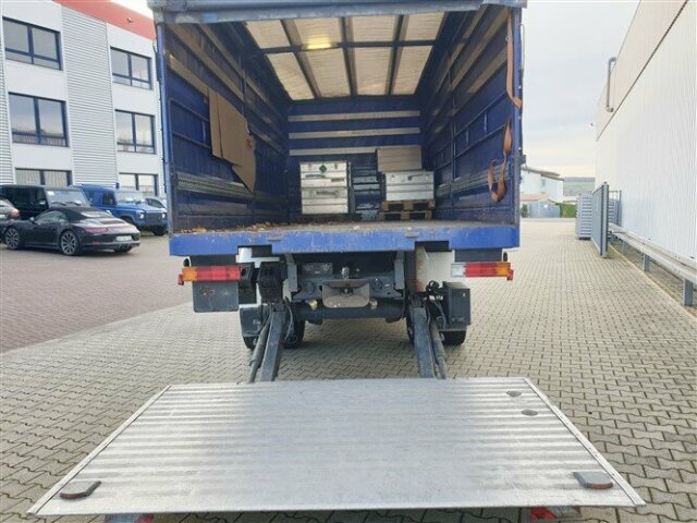 DAIMLER-BENZ -