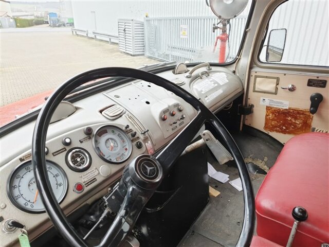 DAIMLER-BENZ -