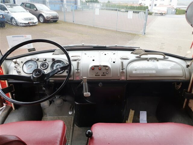 DAIMLER-BENZ -