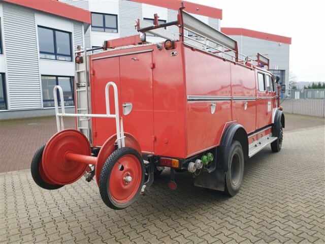 DAIMLER-BENZ -