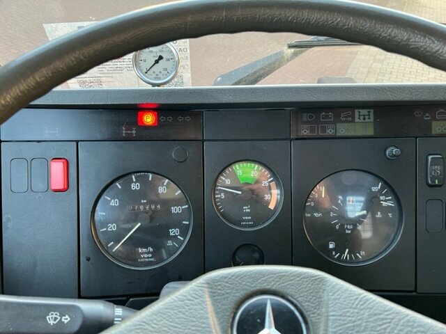 DAIMLER-BENZ -