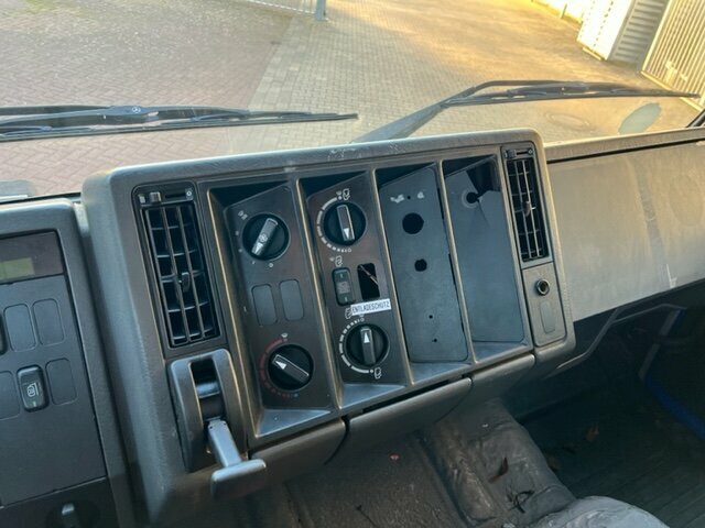 DAIMLER-BENZ -