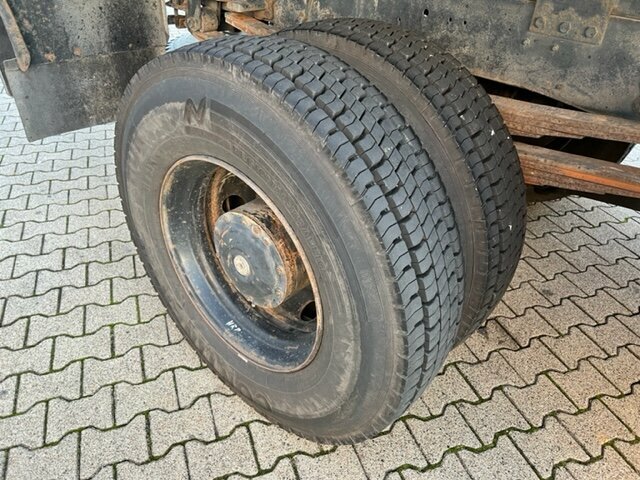 DAIMLER-BENZ -