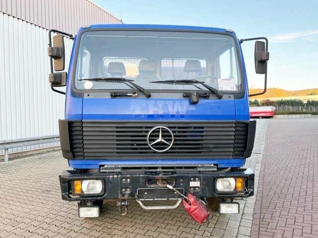 DAIMLER-BENZ -