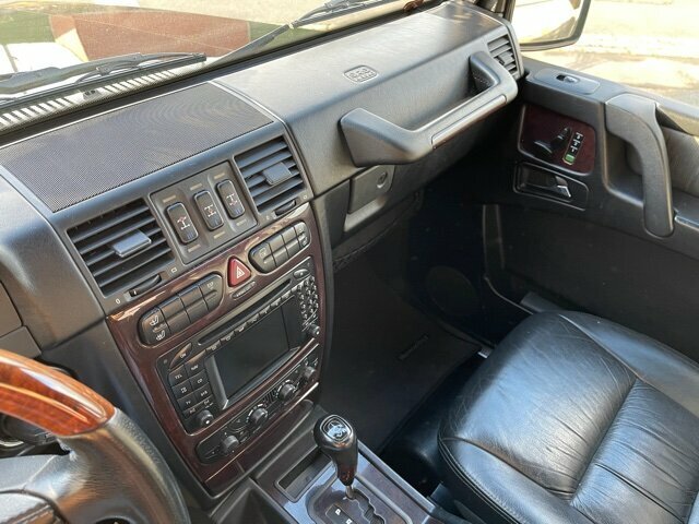MERCEDES-BENZ G 400