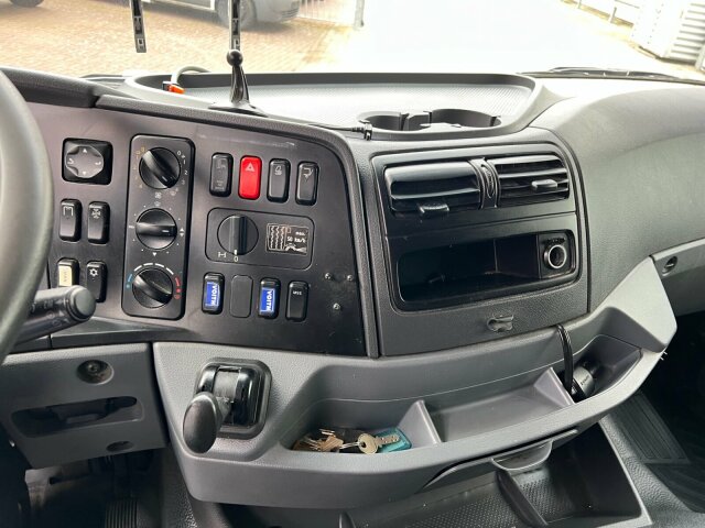 DAIMLER-BENZ Atego