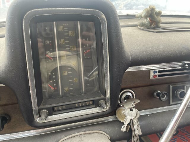 MERCEDES-BENZ 220