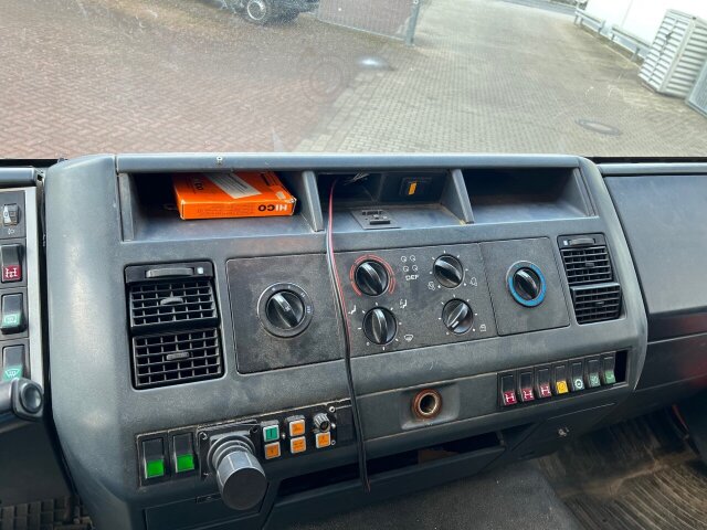 MAN M2000