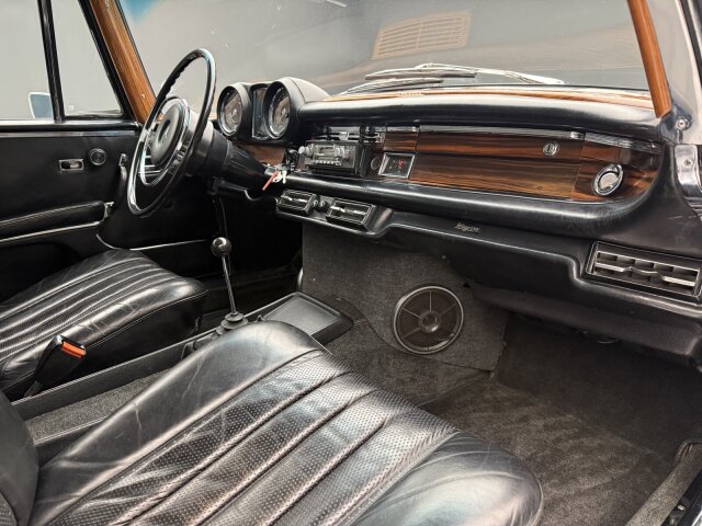 Mercedes-Benz 280