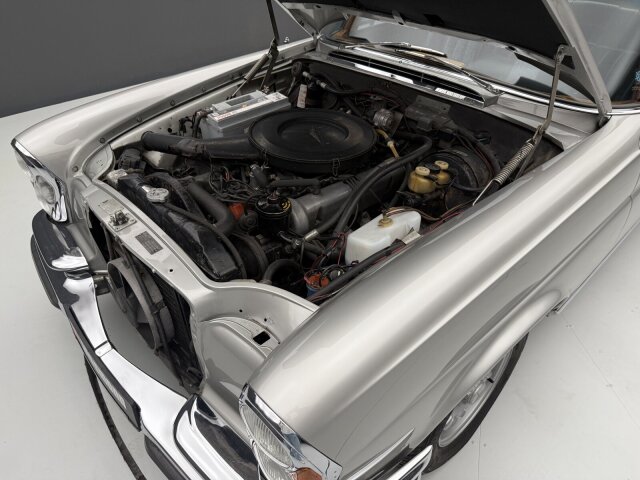 Mercedes-Benz 280