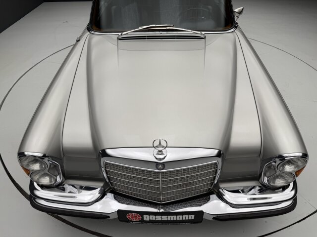 Mercedes-Benz 280
