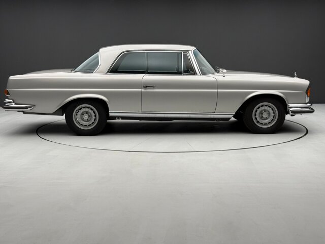 Mercedes-Benz 280