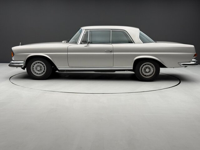 Mercedes-Benz 280