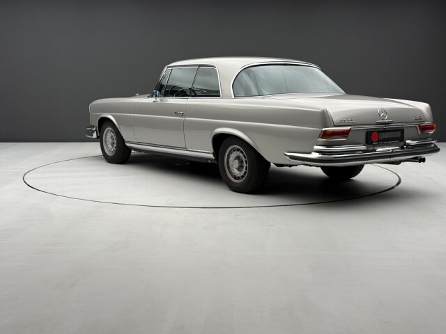 Mercedes-Benz 280