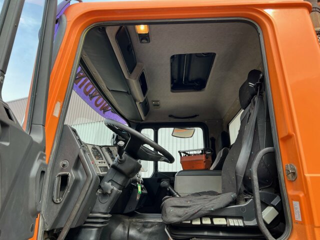 MAN F2000