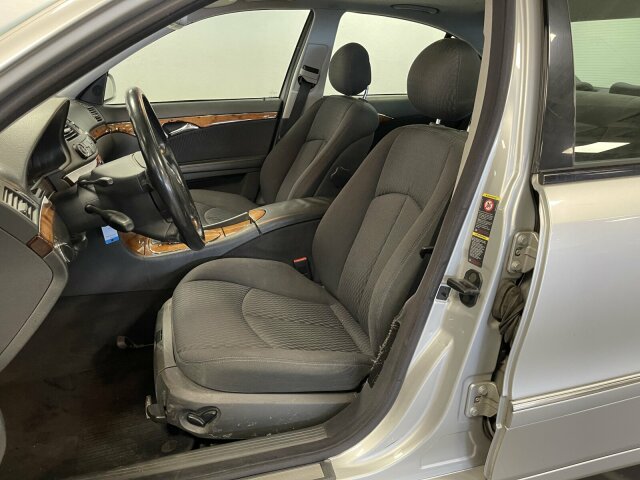 Mercedes-Benz E 240