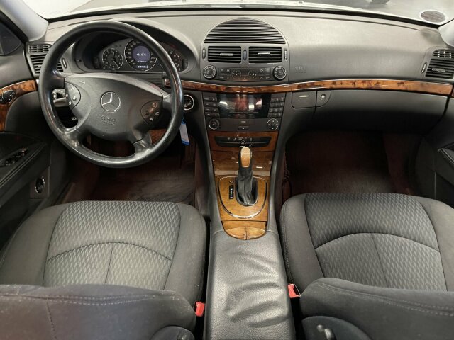 Mercedes-Benz E 240