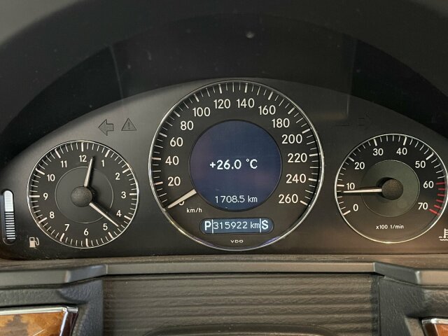 Mercedes-Benz E 240