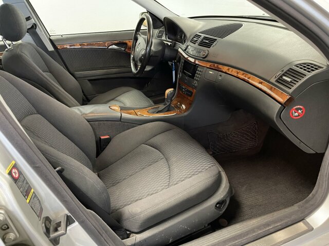 Mercedes-Benz E 240