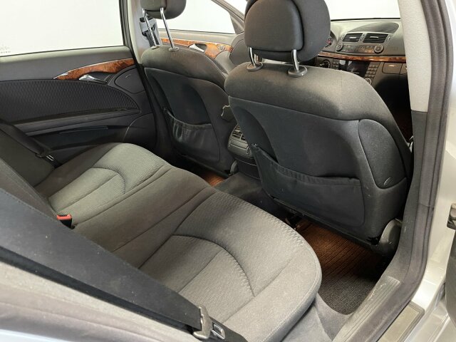 Mercedes-Benz E 240
