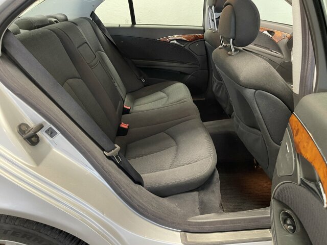 Mercedes-Benz E 240