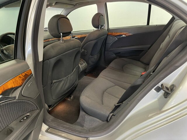 Mercedes-Benz E 240